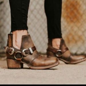 Freebird Truce booties size 8